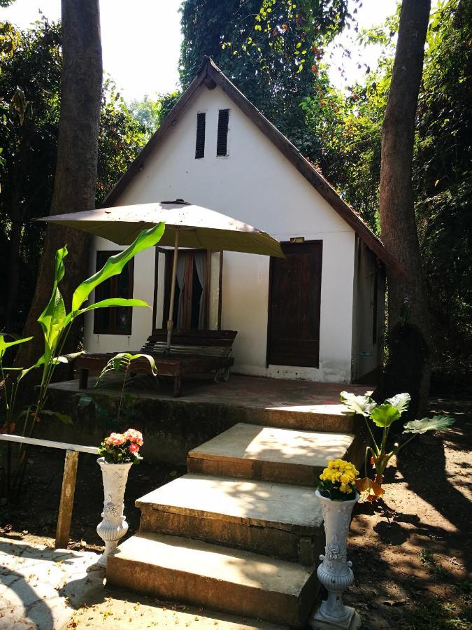 River Marina Resort Uthai Thani Eksteriør billede