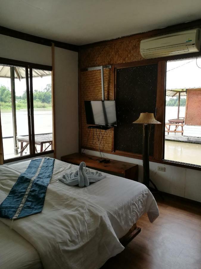 River Marina Resort Uthai Thani Eksteriør billede