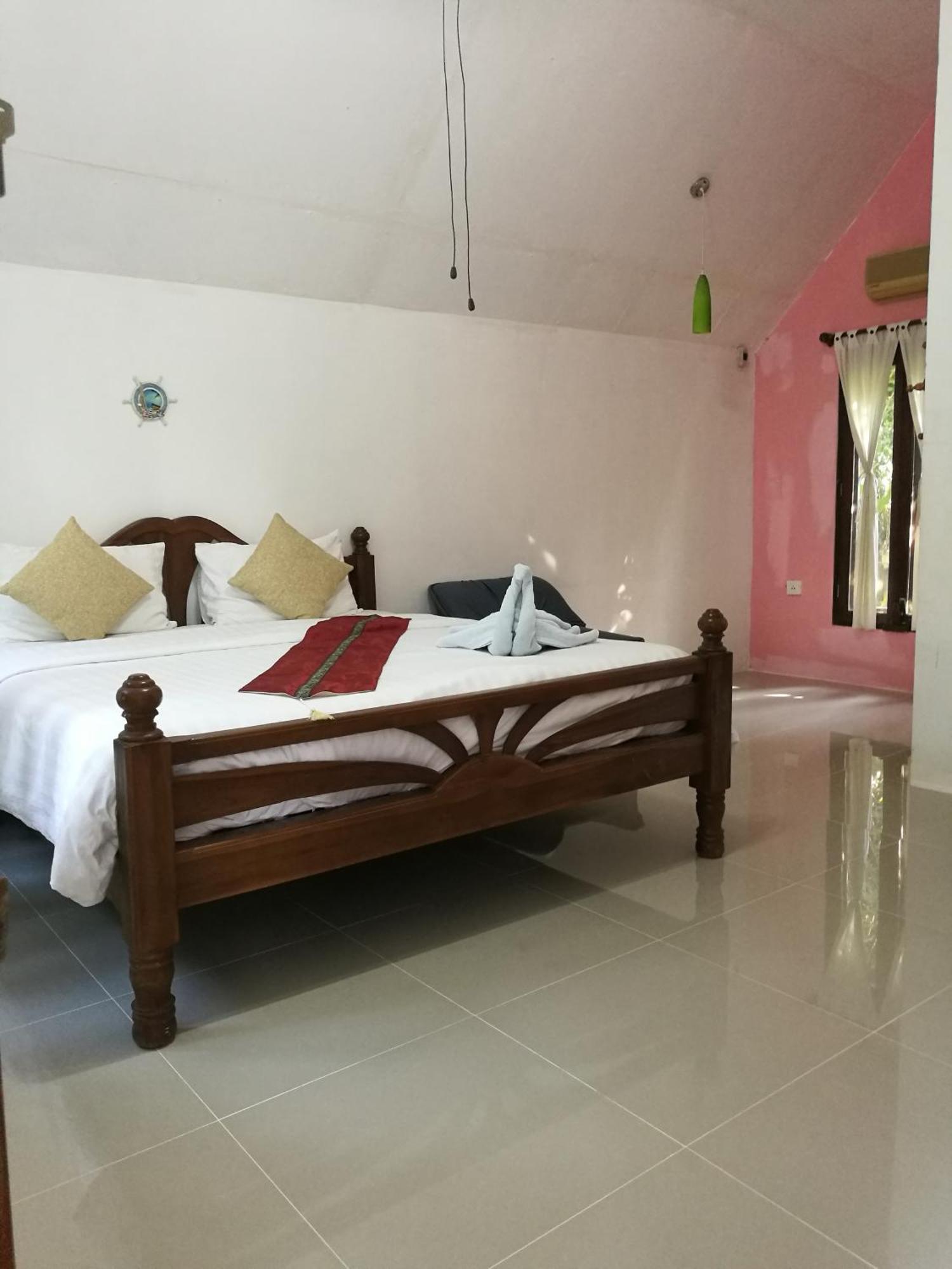 River Marina Resort Uthai Thani Eksteriør billede