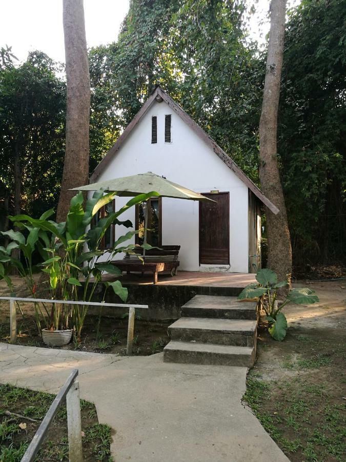 River Marina Resort Uthai Thani Eksteriør billede