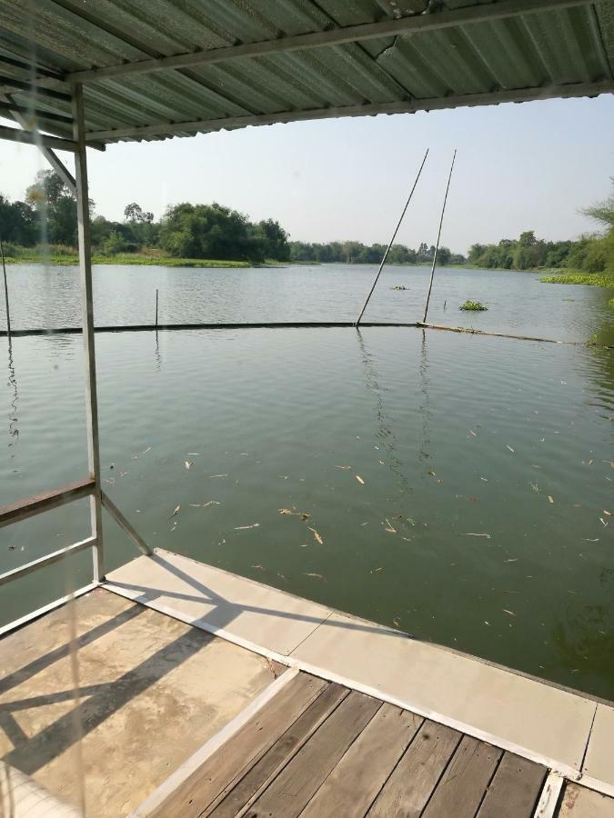 River Marina Resort Uthai Thani Eksteriør billede